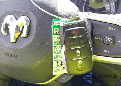 2021 Ram 1500 Big Horn 4X2 5'7 Box из США, поврежденный, VIN 1C6RREFM2MN813439